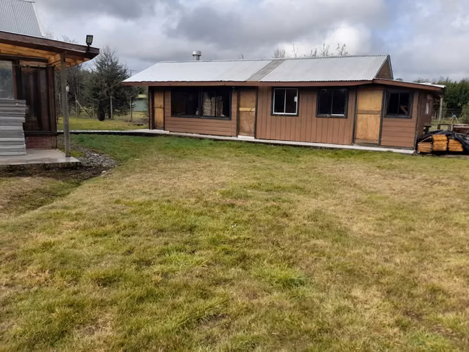 VENTA DE PARCELA CON CASA - Imagen 9