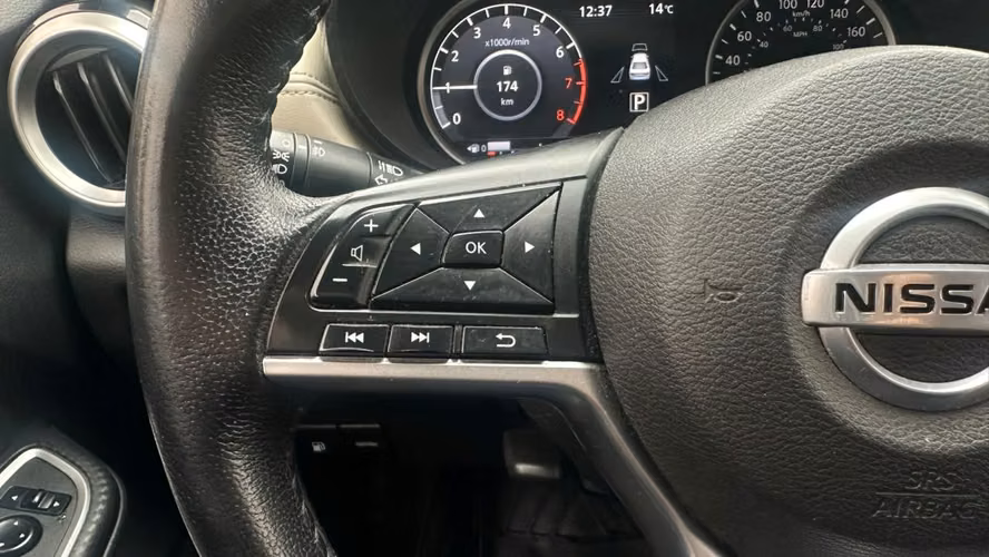NISSAN VERSA 1.6 SENSE AUT (2021) - Imagen 17