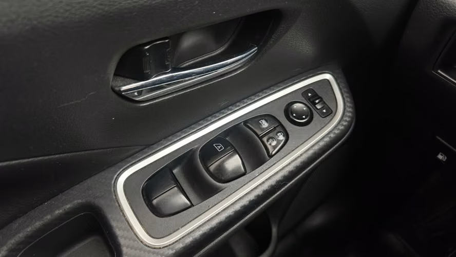 NISSAN VERSA 1.6 SENSE AUT (2021) - Imagen 19