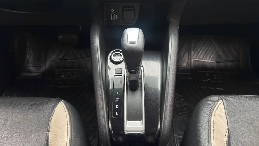 NISSAN VERSA 1.6 SENSE AUT (2021) - Imagen 9