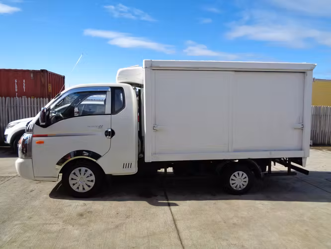 hyundai porter año 2011 cabina y media con caja de frio - Imagen 3