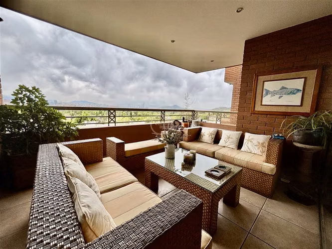 Departamento en venta Santa María Manquehue, 4 dormitorios - Imagen 2