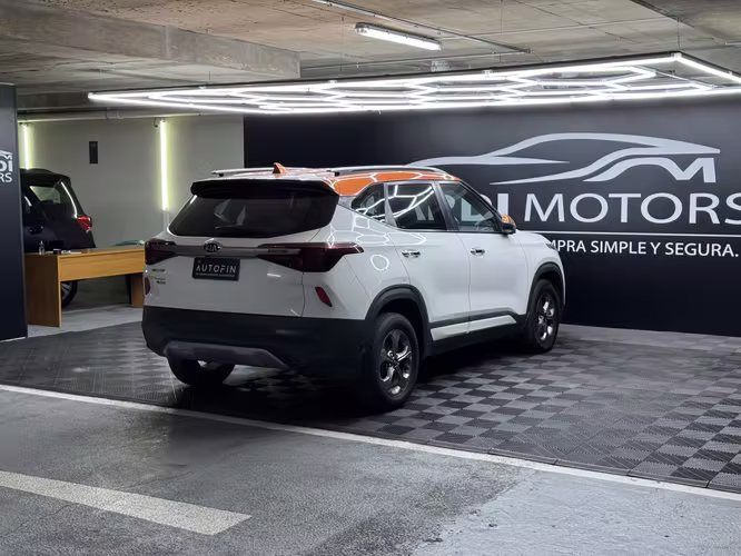 KIA SELTOS 1.6 EX FULL MECÁNICO 2021 - Imagen 8