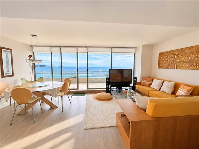 Departamento en venta de 3 dorm. en Algarrobo. Gran laguna.