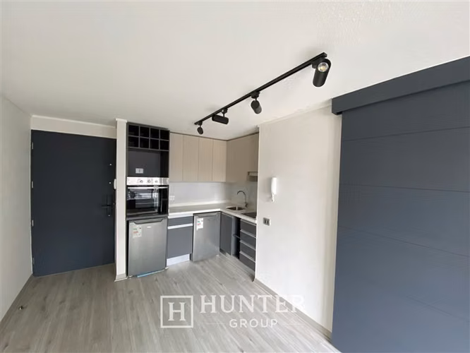 Arriendo Depto 1D1B Terraza Piscina Metro Santa Lucía