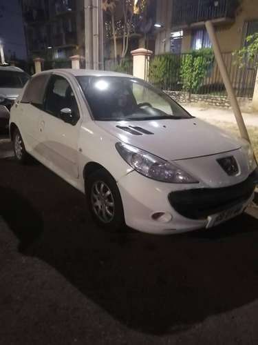 Pegueot 207 compact line año 209 .16 Hatchback - Imagen 3