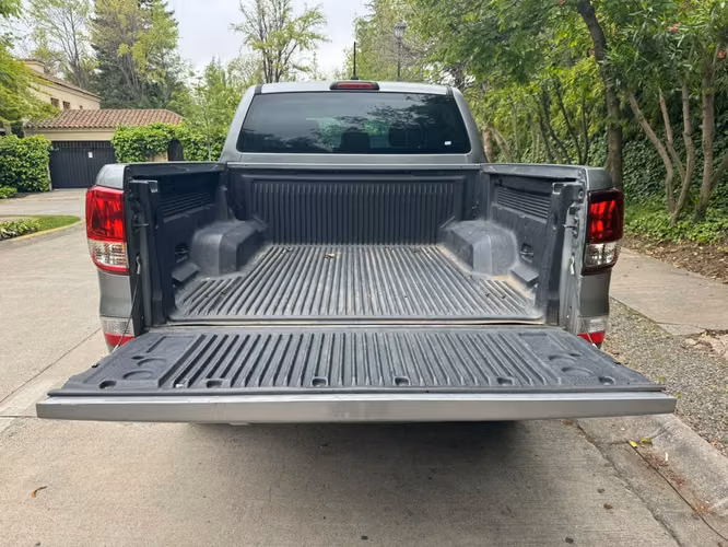 MAZDA Bt-50 2.2 SDX DCAB DIESEL 4X4 6MT 2020 (perdida asimi) - Imagen 11