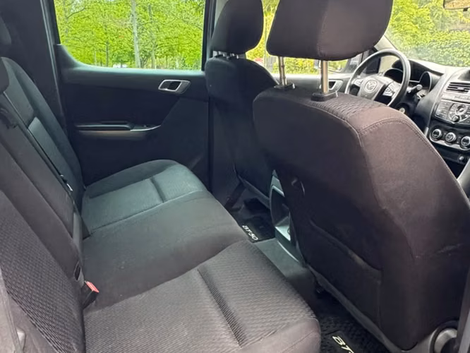 MAZDA Bt-50 2.2 SDX DCAB DIESEL 4X4 6MT 2020 (perdida asimi) - Imagen 13