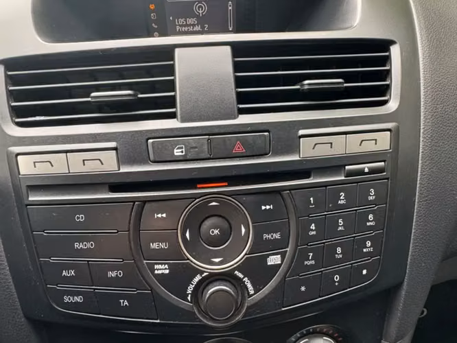 MAZDA Bt-50 2.2 SDX DCAB DIESEL 4X4 6MT 2020 (perdida asimi) - Imagen 19