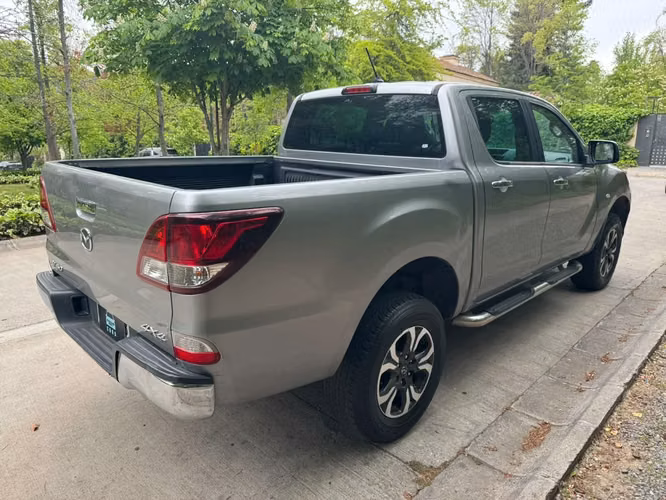 MAZDA Bt-50 2.2 SDX DCAB DIESEL 4X4 6MT 2020 (perdida asimi) - Imagen 12