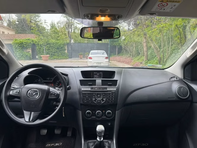 MAZDA Bt-50 2.2 SDX DCAB DIESEL 4X4 6MT 2020 (perdida asimi) - Imagen 16