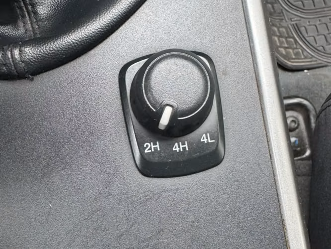 MAZDA Bt-50 2.2 SDX DCAB DIESEL 4X4 6MT 2020 (perdida asimi) - Imagen 3