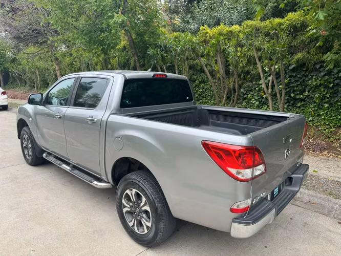 MAZDA Bt-50 2.2 SDX DCAB DIESEL 4X4 6MT 2020 (perdida asimi) - Imagen 9
