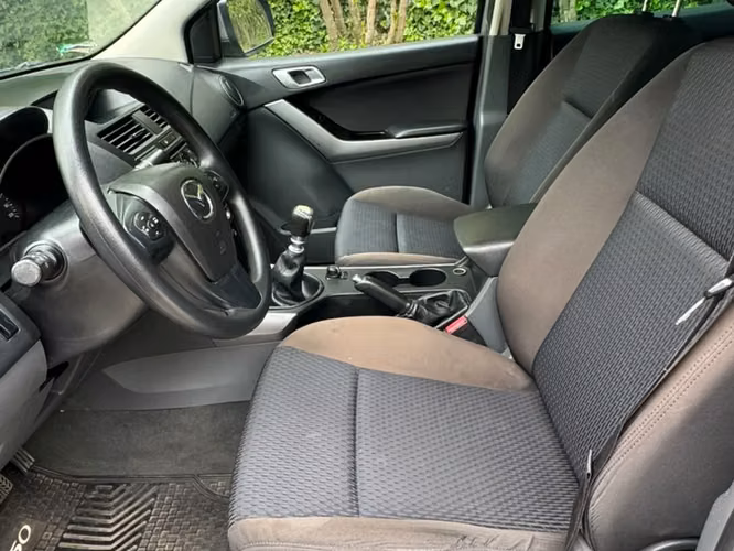 MAZDA Bt-50 2.2 SDX DCAB DIESEL 4X4 6MT 2020 (perdida asimi) - Imagen 5