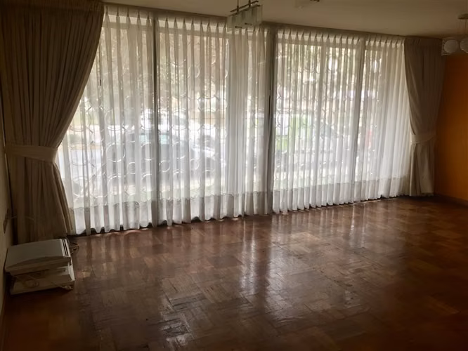Depto duplex en arriendo de 3 dorm. en Parque Bustamante