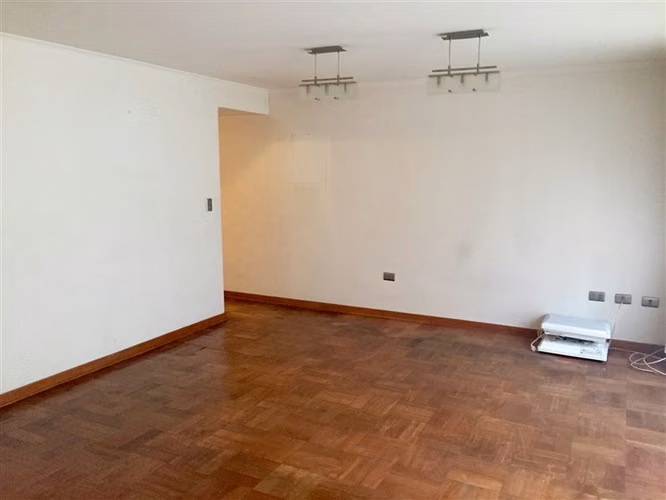 Depto duplex en arriendo de 3 dorm. en Parque Bustamante