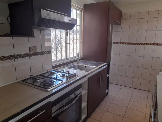 Casa 3 dormitorios en arriendo, calle Rafael Fabres, Villa Alemana