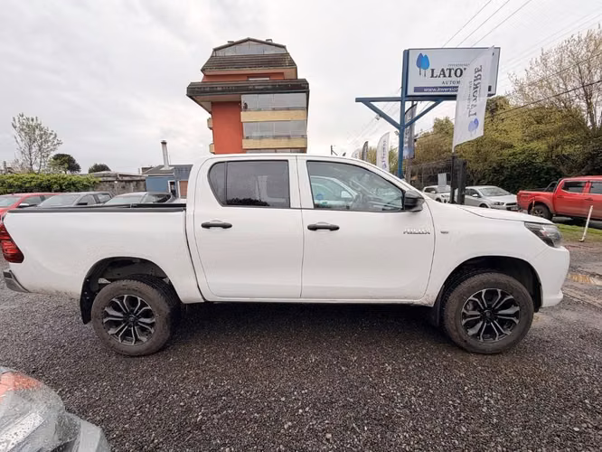 TOYOYA HILUX - 2021 - 4x2 - Imagen 4