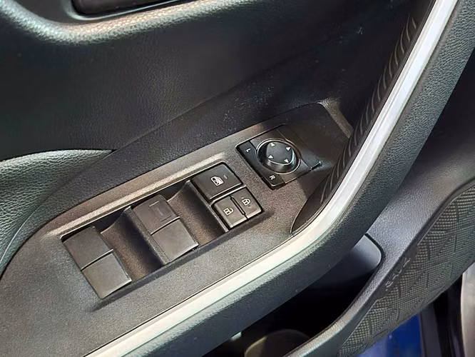 TOYOTA RAV4 2020 - Imagen 11