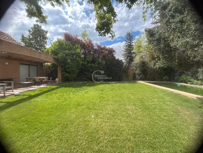 Excelente casa 5 dormitorios Golf de Manquehue/Av. El Parque
