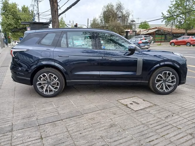 LYNK&CO 09 2027 - Imagen 4