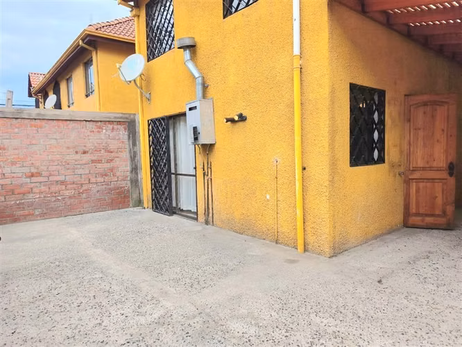 AMPLIA CASA DE DOS PISOS EN SECTOR RESIDENCIAL DE MAIPU - Imagen 6