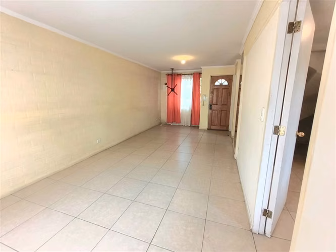 AMPLIA CASA DE DOS PISOS EN SECTOR RESIDENCIAL DE MAIPU - Imagen 13