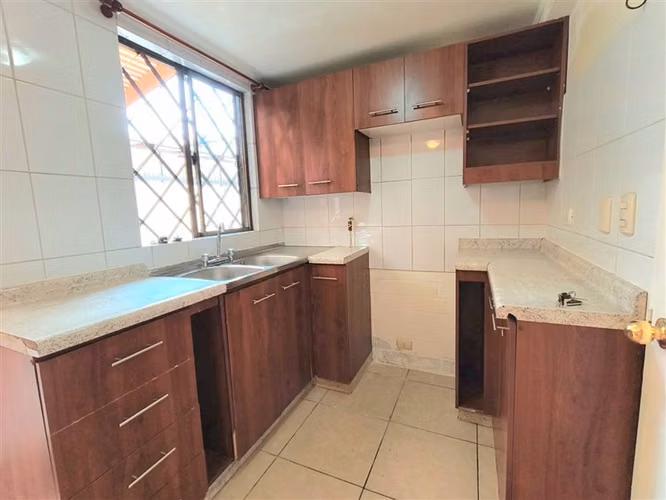 AMPLIA CASA DE DOS PISOS EN SECTOR RESIDENCIAL DE MAIPU - Imagen 17