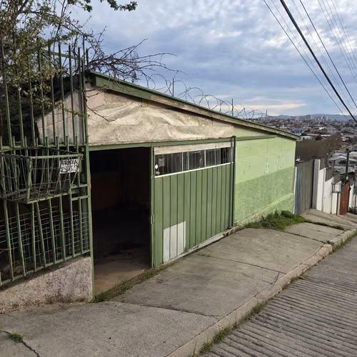 Se vende Terreno con casa en Villa Alemana