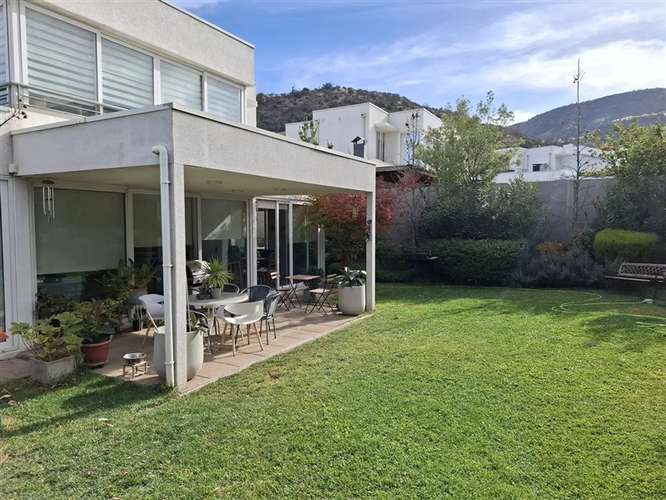 Casa en venta de 4 dorm. en Lo Barnechea - Imagen 2
