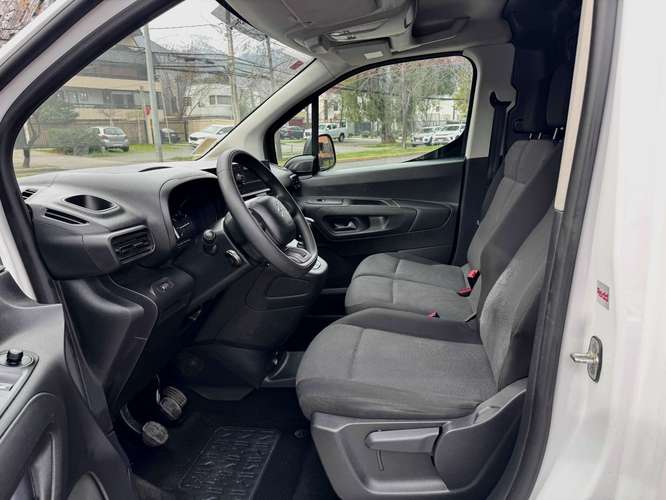 CITROEN BERLINGO DIESEL 1.5 MEC 6 VEL SOLO 49.000 KM VER EN LAS CONDES 2024