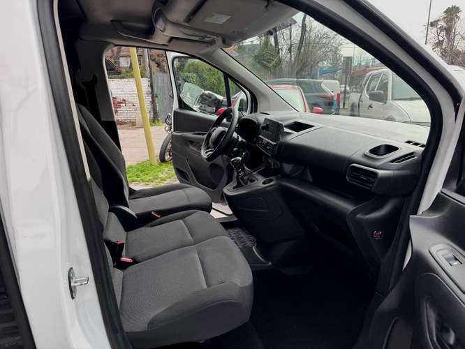 CITROEN BERLINGO DIESEL 1.5 MEC 6 VEL SOLO 49.000 KM VER EN LAS CONDES 2024