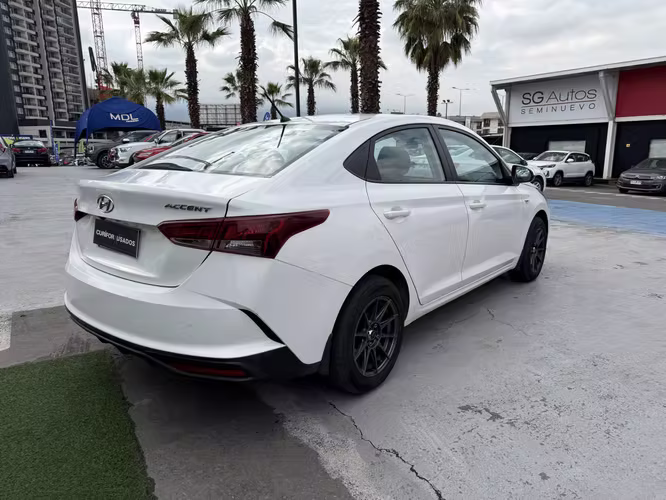 HYUNDAI ACCENT 1.4 HCI PLUS MT - Imagen 7