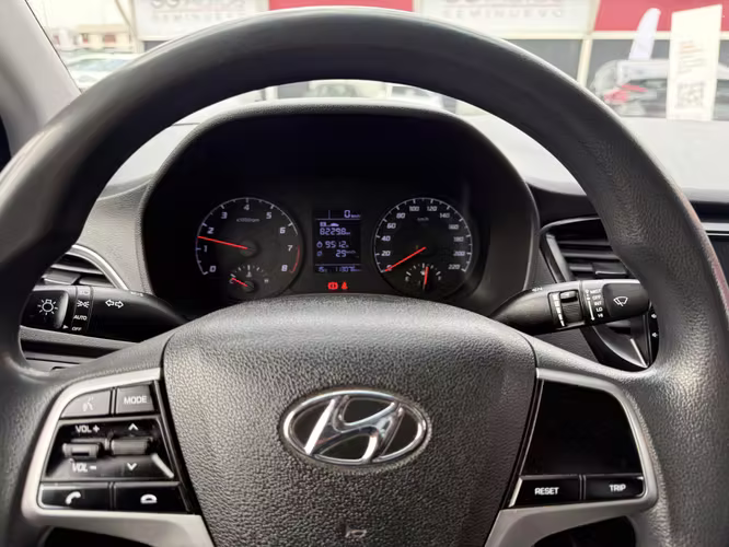 HYUNDAI ACCENT 1.4 HCI PLUS MT - Imagen 13