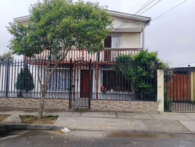 Arriendo Amplia casa en Rancagua