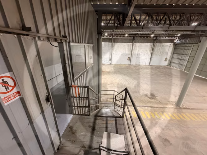 Espectacular Galpón de 550 m2 en San Joaquín  (185079)