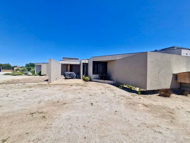 VENTA DE MODERNA Y EXCLUSIVA CASA EN LIMACHE - Imagen 27