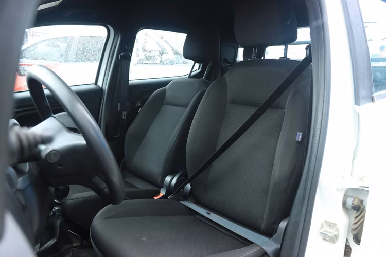 CAMIONETA RAM 700 DOBLE CABINA 2023 UN SOLO DUEÑO 1.4L BENCINA MT - Imagen 7