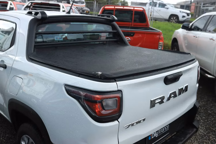CAMIONETA RAM 700 DOBLE CABINA 2023 UN SOLO DUEÑO 1.4L BENCINA MT - Imagen 6
