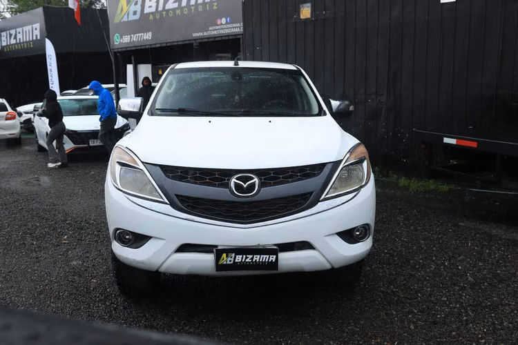 CAMIONETA MAZDA BT50 AÑO 2013 2.2L DIESEL 4X4 FULL EQUIPO DCAB - Imagen 6