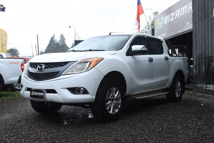 CAMIONETA MAZDA BT50 AÑO 2013 2.2L DIESEL 4X4 FULL EQUIPO DCAB