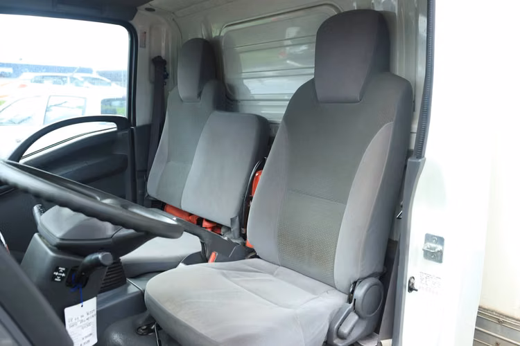 CAMION CHEVROLET NKR 2021 CARROCERIA FRIO CON AC FULL EQUIPO FACTURABLE