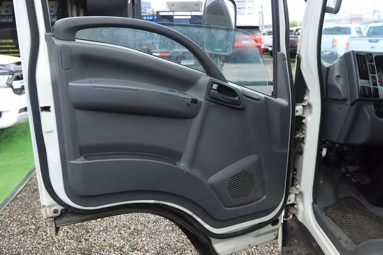CAMION CHEVROLET NKR 2021 CARROCERIA FRIO CON AC FULL EQUIPO FACTURABLE