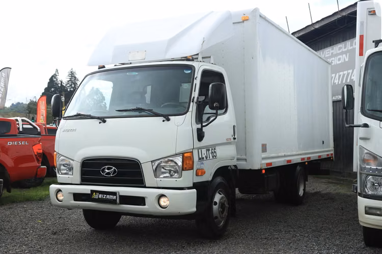 CAMION CERRADO HYUNDAI HD78 AÑO 2020 PARA 5000KG AL DIA FACTURABLE