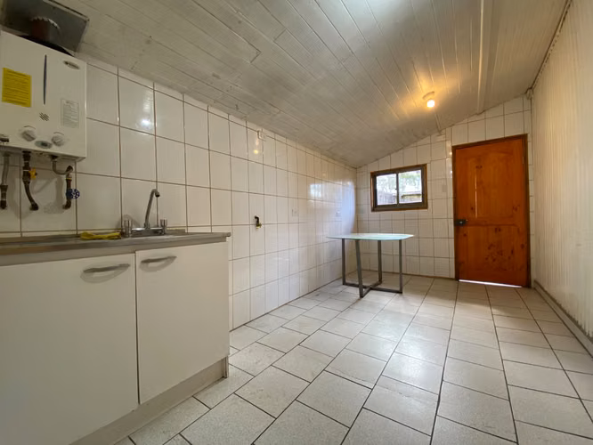 CASA EN CINCO NORTE, TEMUCO  2 DORMITORIOS, AMPLIO TERRENO - Imagen 3