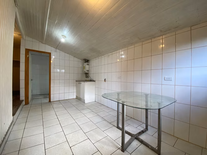 CASA EN CINCO NORTE, TEMUCO  2 DORMITORIOS, AMPLIO TERRENO - Imagen 4