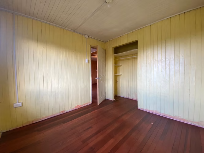 CASA EN CINCO NORTE, TEMUCO  2 DORMITORIOS, AMPLIO TERRENO - Imagen 2