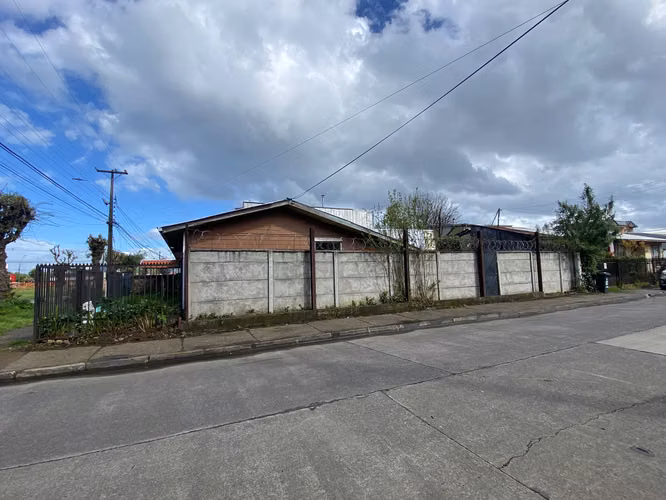 CASA EN CINCO NORTE, TEMUCO  2 DORMITORIOS, AMPLIO TERRENO - Imagen 18