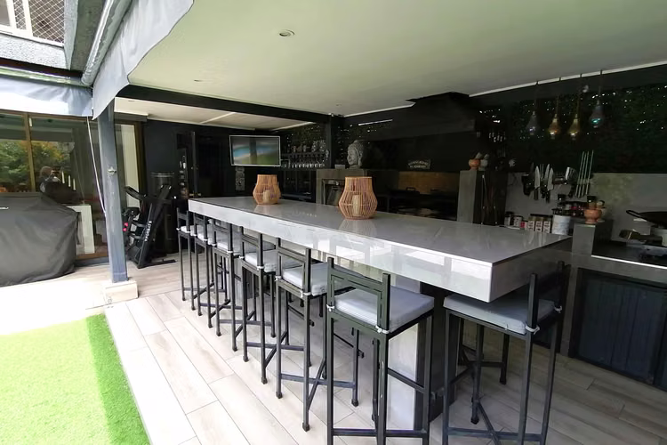EXCLUSIVA CASA! 5D+5B+PISCINA+QUINCHO (185094) - Imagen 24