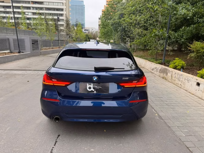 BMW 118I 1.5 AUT 2021 - Imagen 6